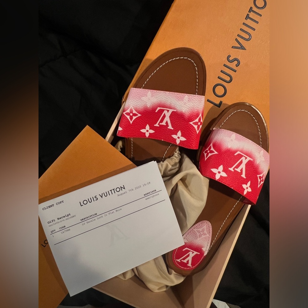 LOUIS VUITTON lock it mule